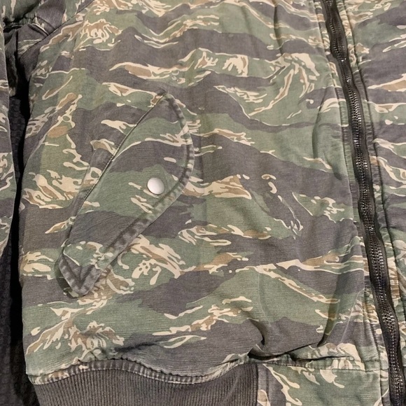 All Saints Vintage Faded Tiger Stripe Camouflage Bomber Jacket Size XL - Picture 4 of 11